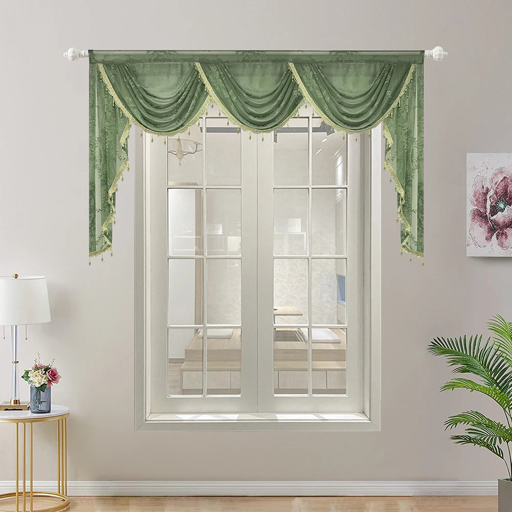 rideau vert olive brodé fleurs semi transparent classique fenêtre cuisine décoration dorées franges
