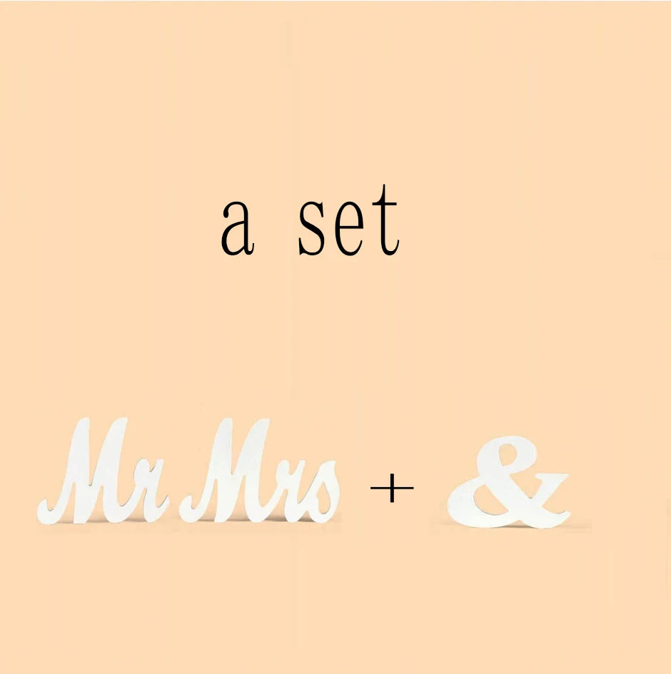 décoration mariage lettres Mr Mrs bois blanc script élégant adhésif inclusion table festive