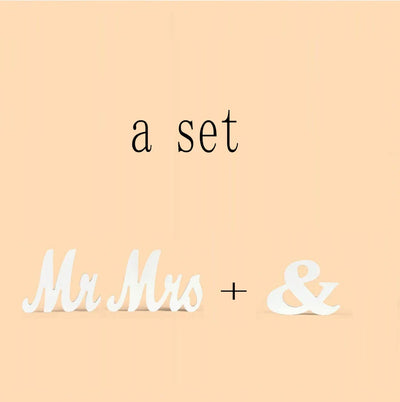 décoration mariage lettres Mr Mrs bois blanc script élégant adhésif inclusion table festive
