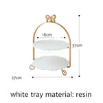 support desserts blanc doré vintage assiettes dentelle élégantes gâteaux crème glacée