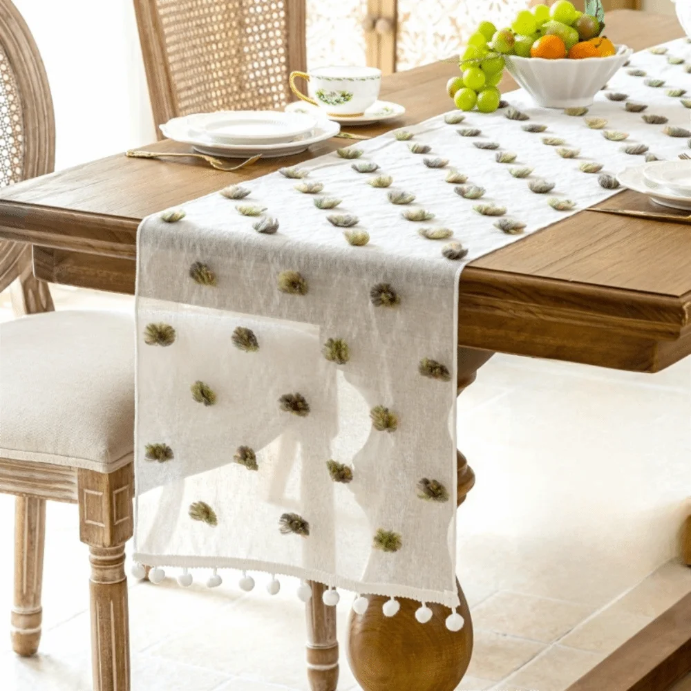 table cuisine nappe rose blanche rouge pompons décorative rustique imperméable machine festive noël pâques
