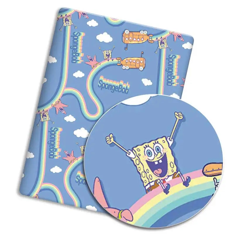 protège coussin personnages animés bob l'éponge motifs floraux lettrage bleu rose grisclair tissu polyester
