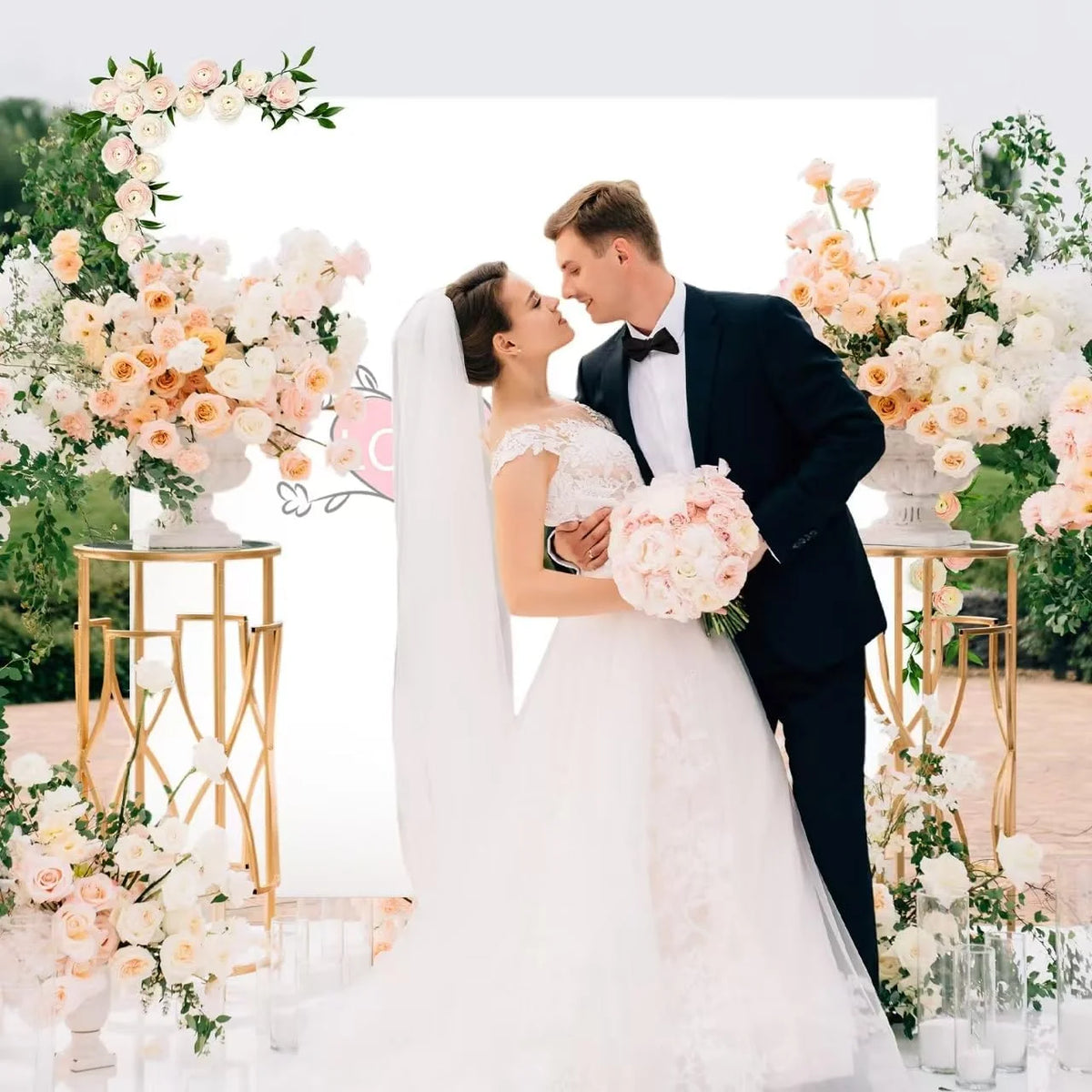arche decorative moderne rose ornement boules differentes tailles elegante event photography studio anniversaire mariage