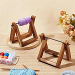 support rangement laine bois rustique multicolore tricot artisanal fixations métalliques aiguilles pelotes étiquettes cadeaux