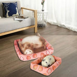 lit hamster confortable moderne fraises roses fond rose clair marron clair blanc