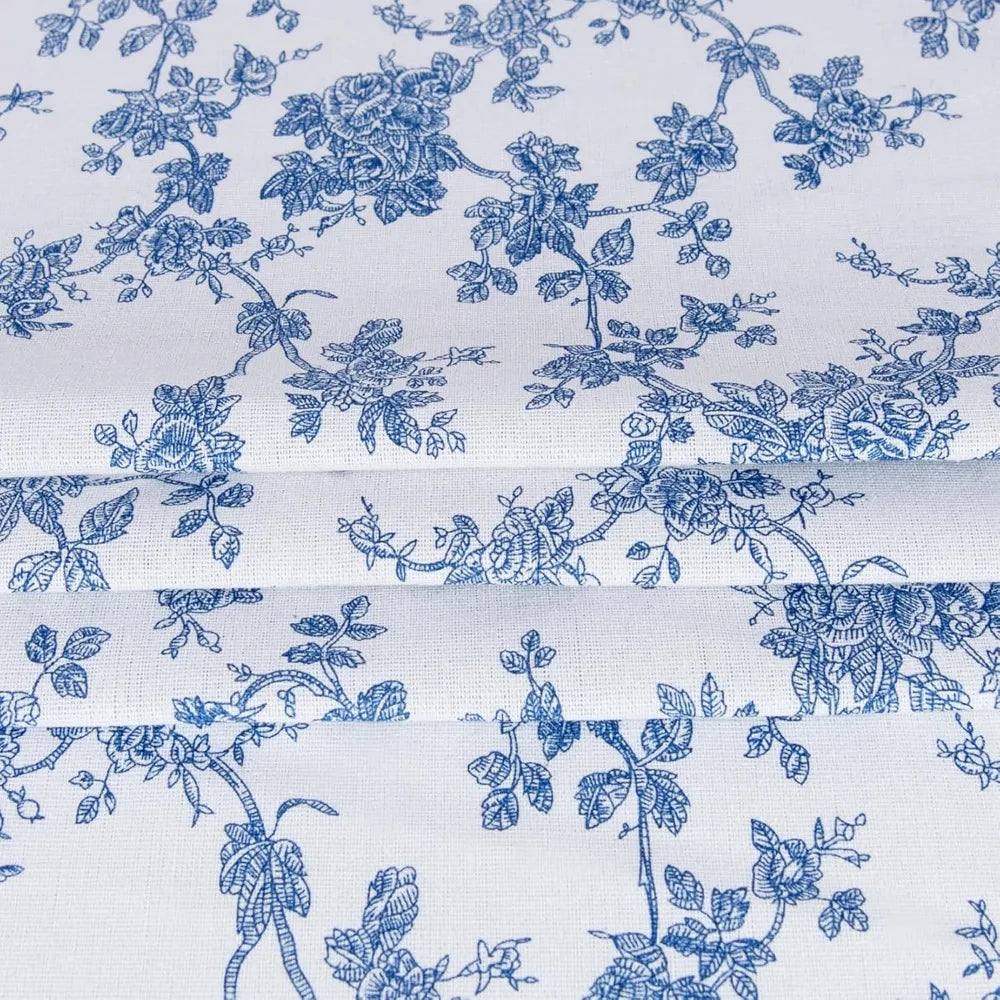 tissu toile jouy motifs floraux blanc bleu classique opale ameublement couturePATCHWORK