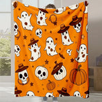 Motif d'Halloween avec fantômes, citrouilles et crânes sur un fond orange vif.