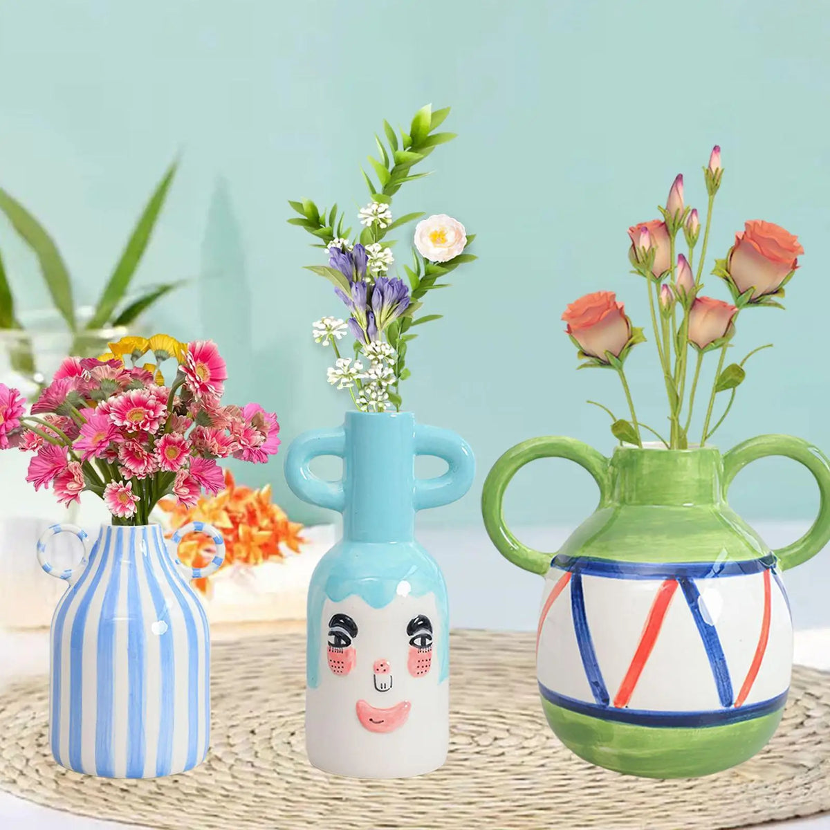 vase decoratif porcelainne stripes motif visage stylise decoration table centerpiece fleurs