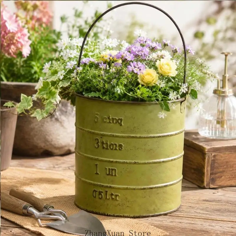 Pot fleurs vintage vert bleu blanc motif étiquette hauteur 22cm largeur 12cm