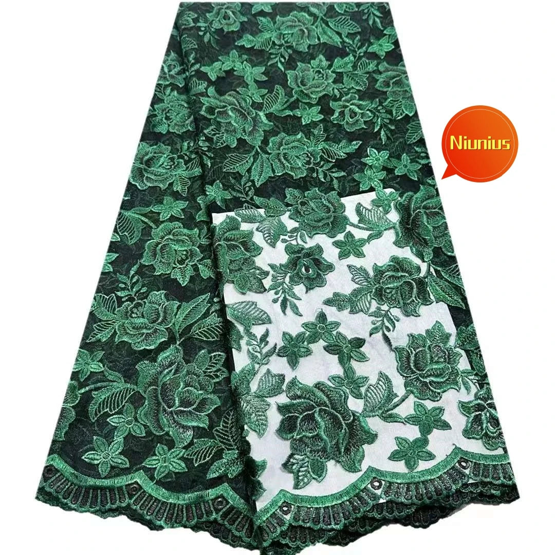 tissu dentelle brodée fleurs feuilles vert foncé orange rose rouge occasion importante elegance