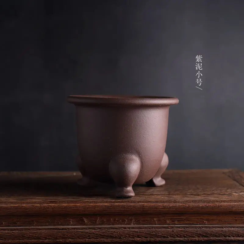 cache pot marron foncé texture mat opacité classique porcelaine fleuri intérieur extérieur decoration jardin