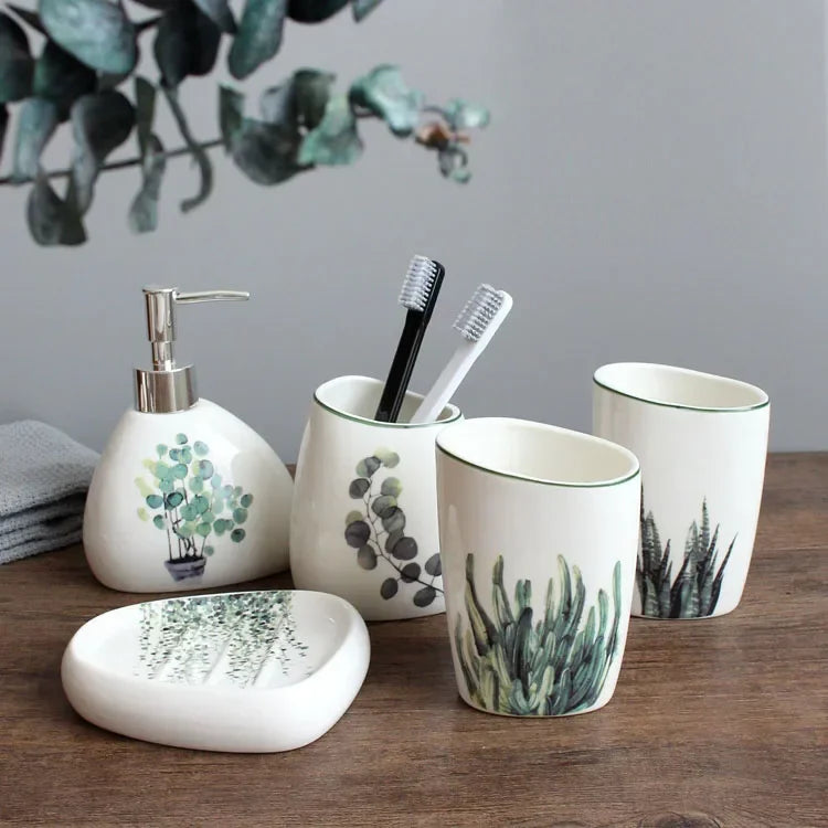 ensemble vaisselle salle bain blanc motifs floraux moderne distributeur savon tasses dents bol savon