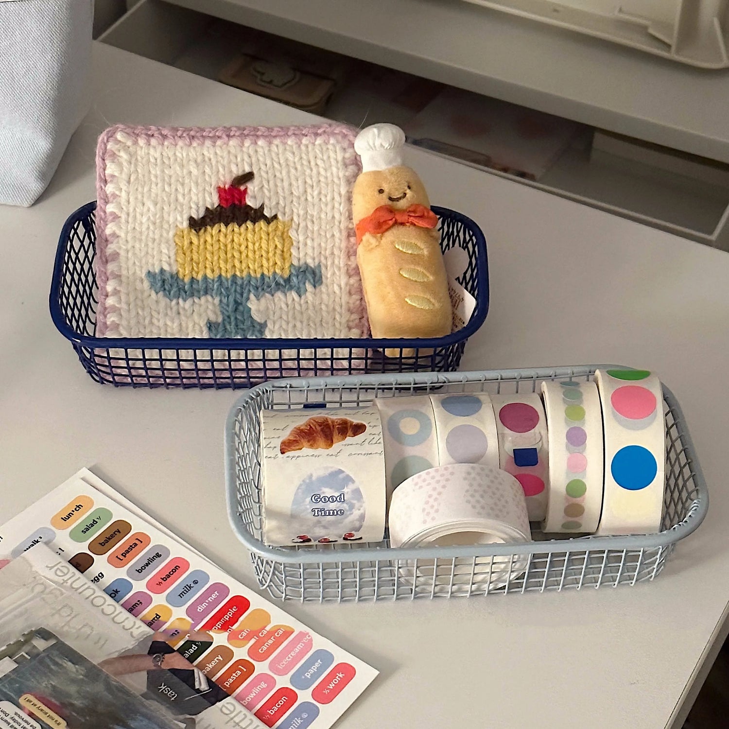 Panier de rangement argenté pour maquillage