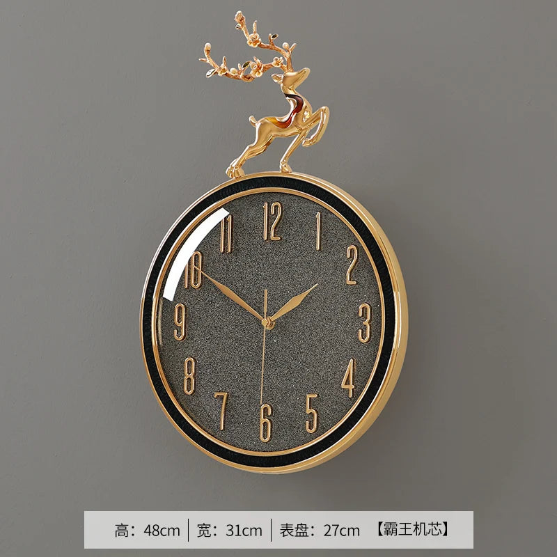 horloge murale moderne or bleu cerf décoration festive salon round métal doré
