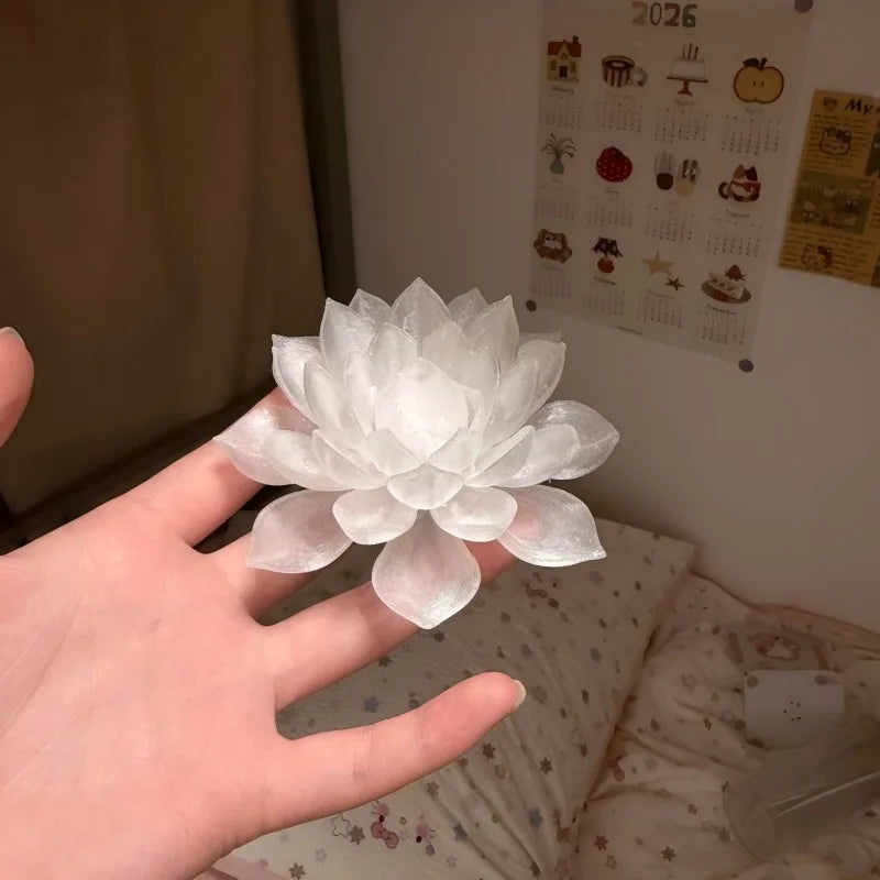 décoration intérieure fleur artificielle lotus blanche feuilles modernes tringle plastique éclairagecoration cosmopolite
