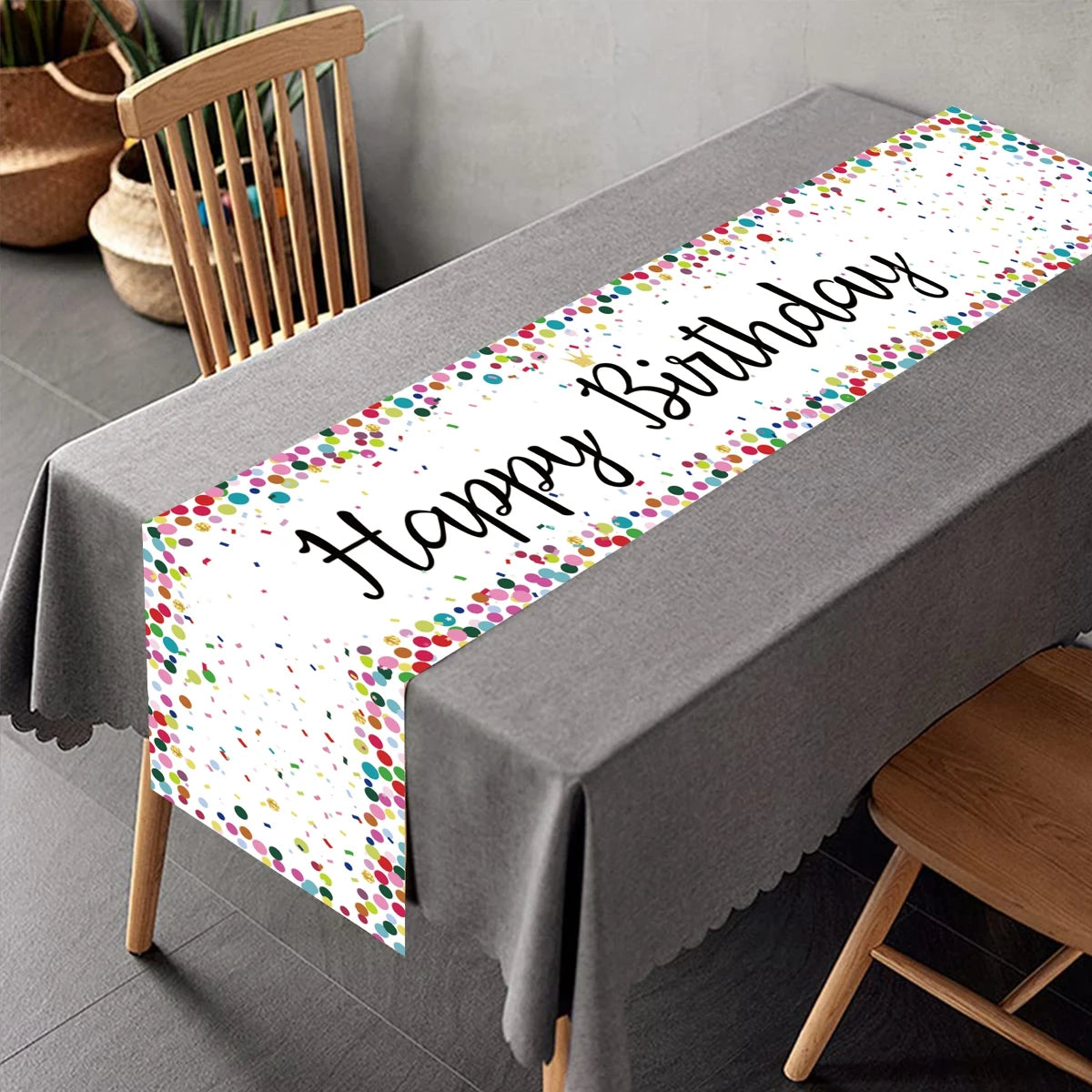 table runner happy birthday multicolore points colorés écriture cursive fête anniversaire moderne festif