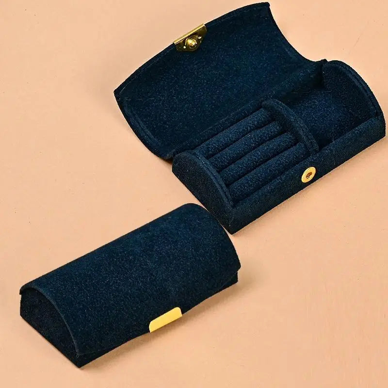 boîtes bijoux velours classiques couleurs vert rose gris bleu marine boutons dorés