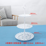 support gâteaux anniversaire blanc dentelle motifs floraux classique vintage niveaux assiettes carrées