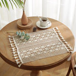 placemats coton brodés motifs floraux franges bohèmes crème maison restaurant