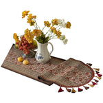 tableau decoratif lin motifs floraux pompons multicolores table buffet ethnique rustique