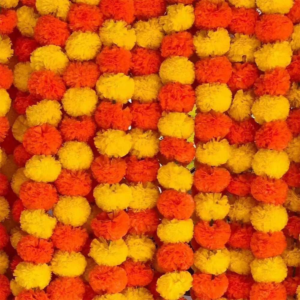 guirlande pompons orange jaune décoration intérieure maison festive halloween diwali pelucheuse ronde PVC