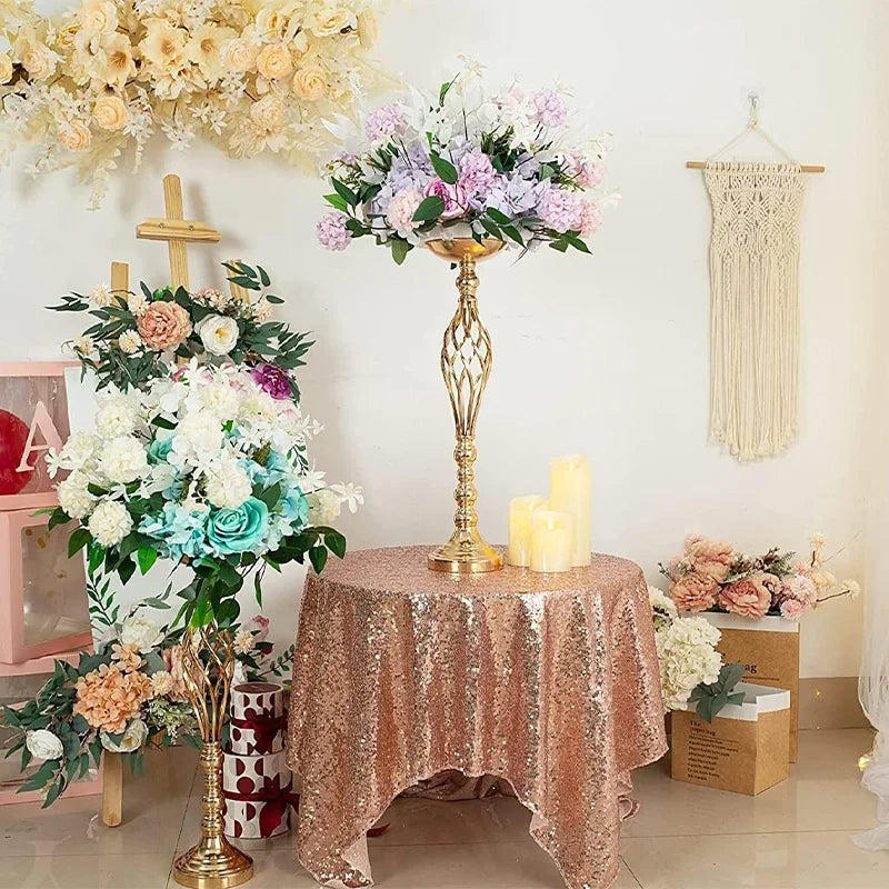 chandeliers décoratifs torsadés or fleurs artificielles bougies événements mariage table