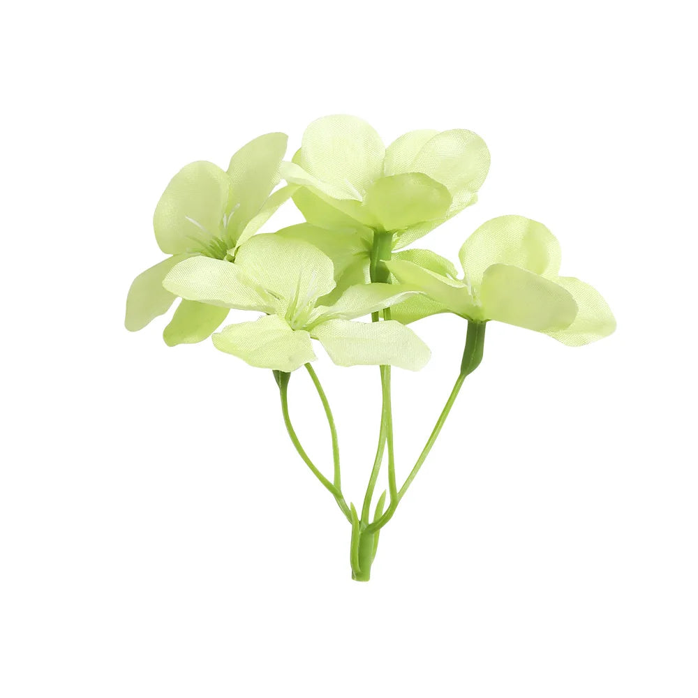 bouquet fleurs artificielles rouge vert jaune roses blanc bleu simple moderne decoration mariage intérieur