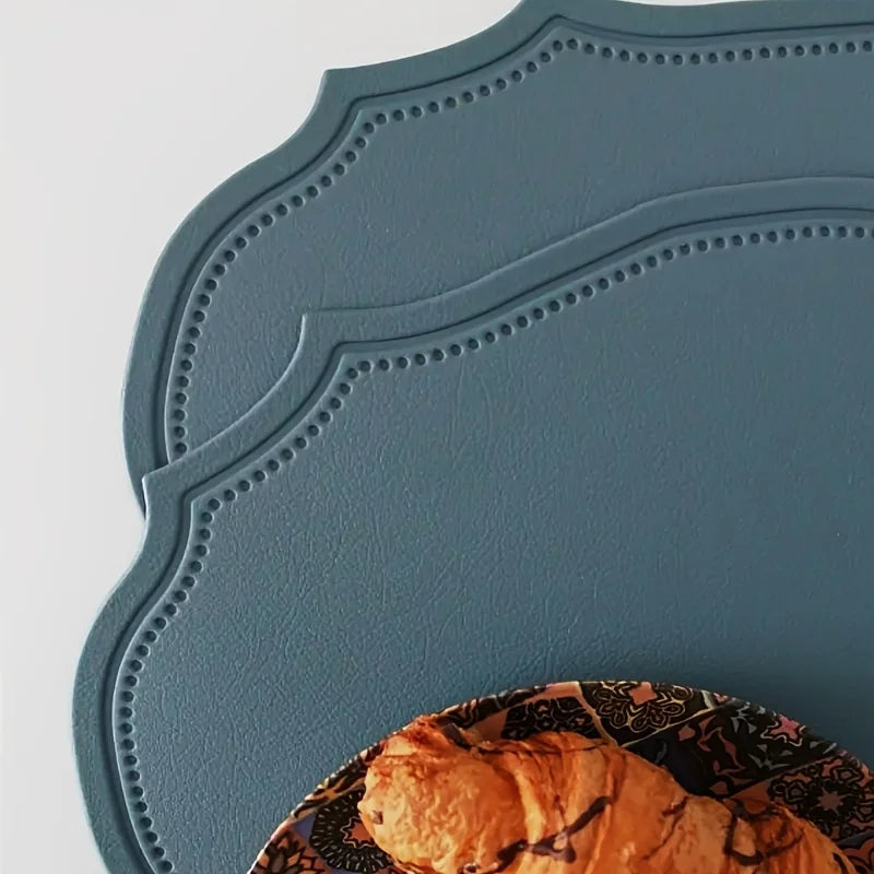 assiettes classiques opaques vert gris beige rose pâle 30x43cm lisses dorées cuillères