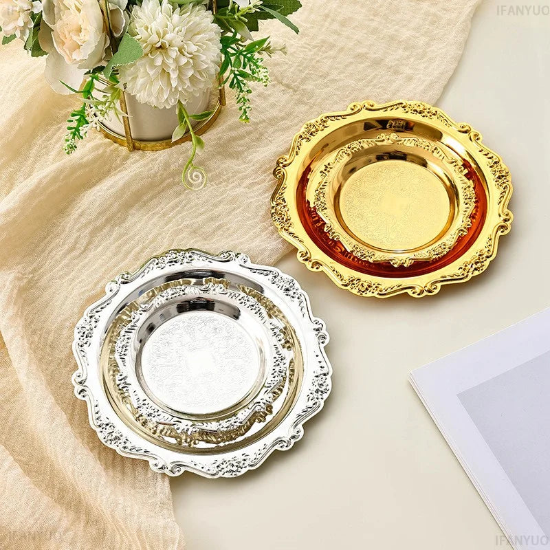 assiettes decoratives argent doré ornements floraux geometriques classiques table dessert bijoux