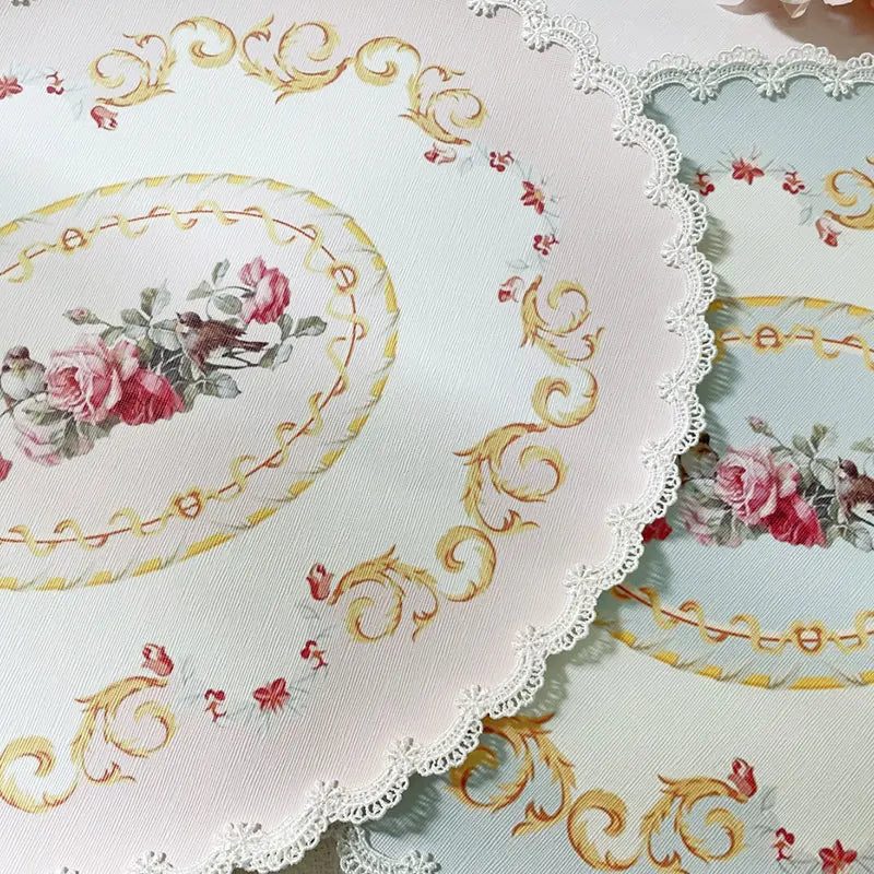 serviettes table rectangulaires fleurs roses classiques blanc rose pâle beige bleu clair bordure dentelée