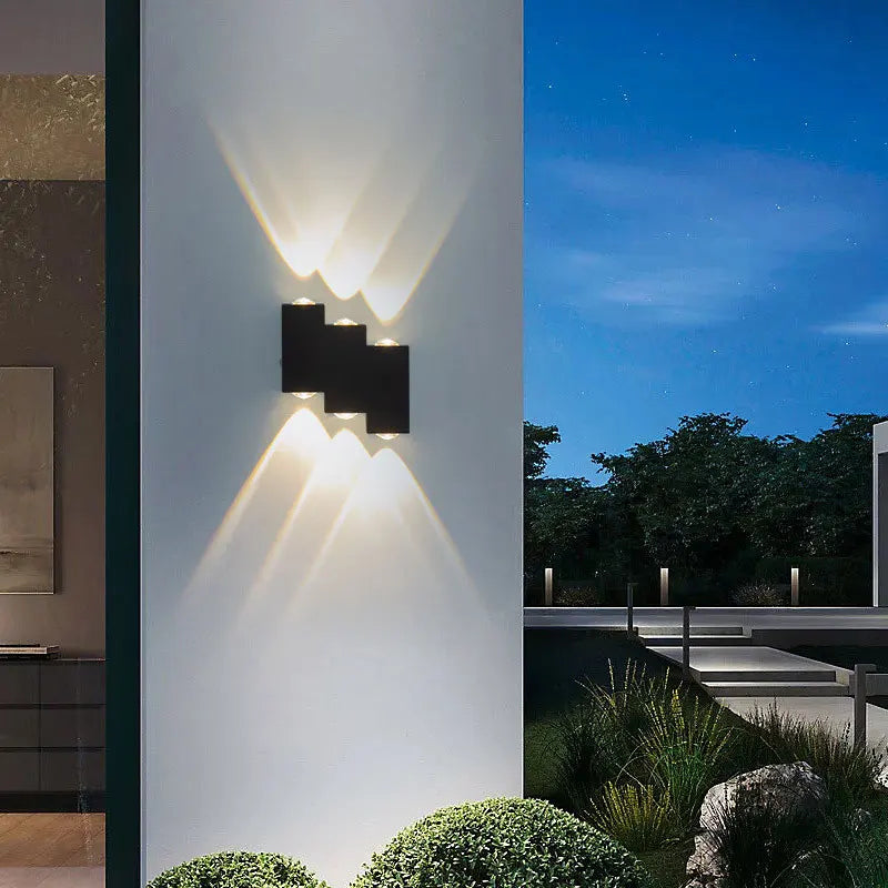 applique murale moderne noire lumiere dorée escalier geometrique led ip65 aluminium