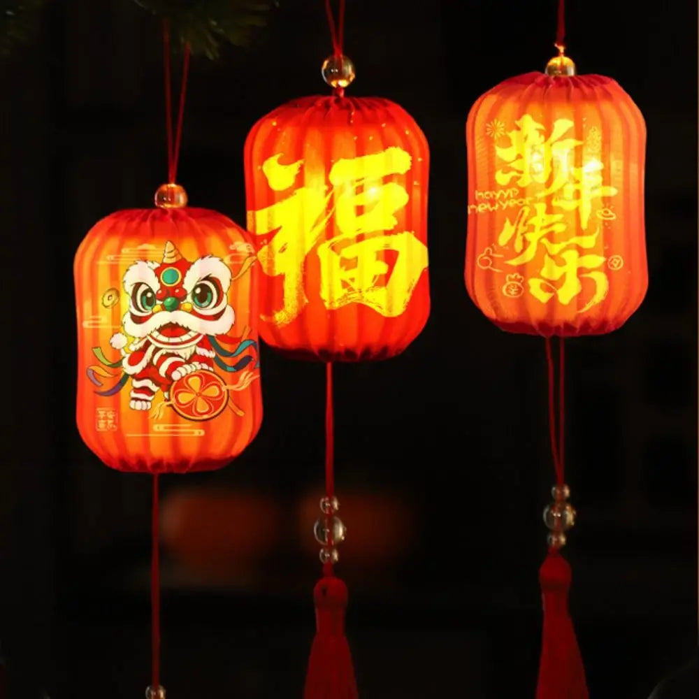 décoration anniversaire lanterne rouge chinois pompons artisanal festive fil rouge