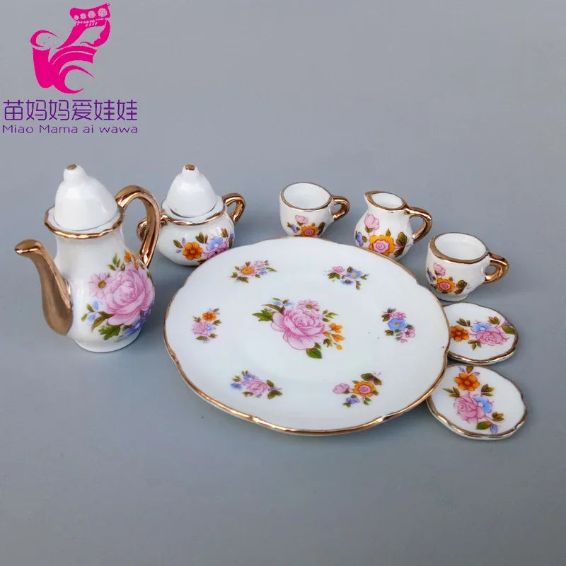 service thé miniature blanc doré rose bleu vert fleurs classique tasse théière soucoupe assiette