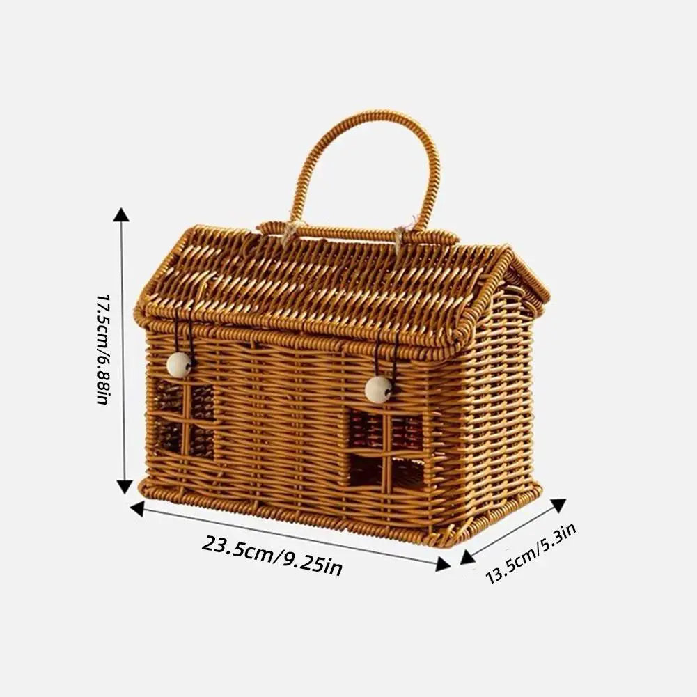 panier tressé forme maisonnette couvercle rouge fenêtres rectangulaires ornements chinois traditions festives