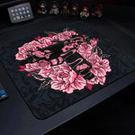 tapis souris jeu violet rose noir motif abstrait texture lisse moderne graphique adhésif