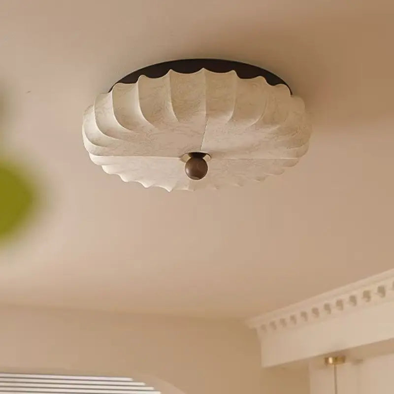 luminaire tissu vintage moderne beige marron motifs floraux opacité variable éclairage quotidien chambre couloir