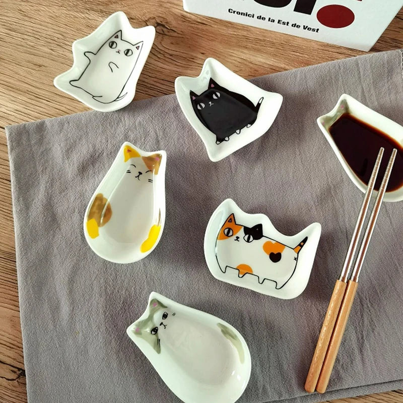 assiettes sauce céramique forme ovale dessins chats modernes blanc jaune orange gris