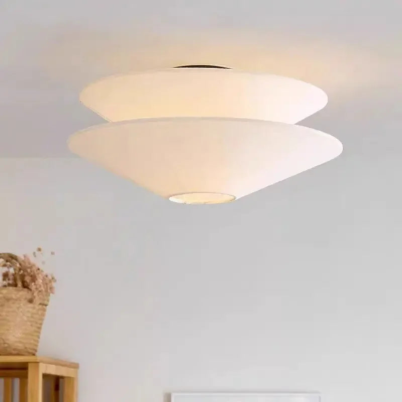 suspension lumineuse moderne blanche trois abat jour circulaire minimaliste chambre salon