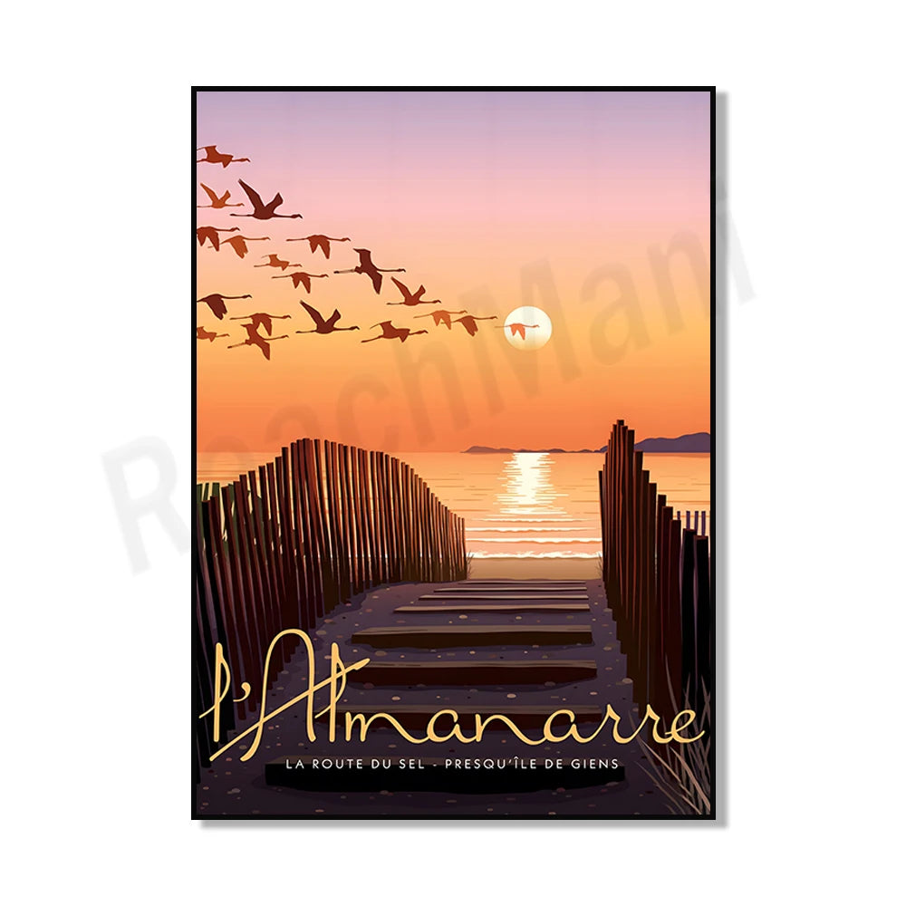 Au coucher du soleil, un ponton en bois mène vers l'horizon d'un lac paisible, où des oiseaux volent en formation au-dessus d'un magnifique paysage.