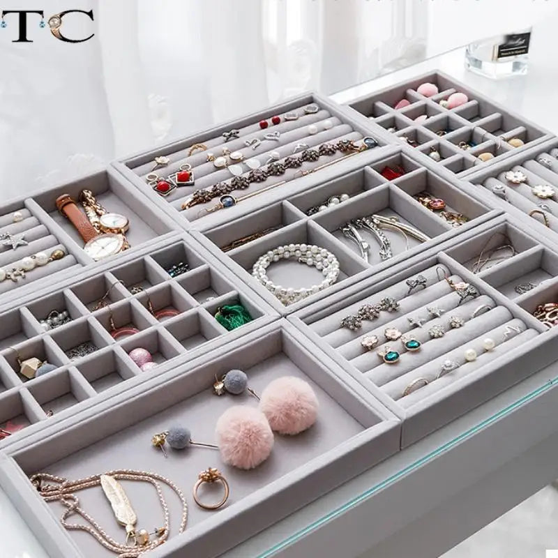 boîte bijoux velours gris moderne rangement colliers bracelets boucles doreilles bagues
