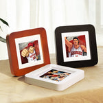 cadres photo miniatures bois opaques minimaliste couleurs noir blanc marron illustrations portraits