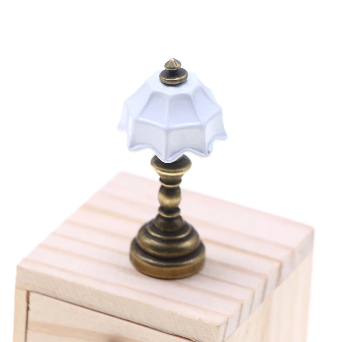 lampe table miniature fée transparente blanc bronze doré vintage rétro decoration chambre salon