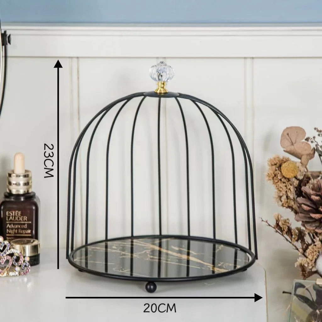 cage bijoux moderne or noir marbre élégante pinceau maquillage flacons cosmétiques diverse ornementalité respectueux