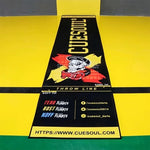 tapis fléchettes noir bleu logo cuesto moderne antidérapant polyester durable intérieur extérieur chambre couloir