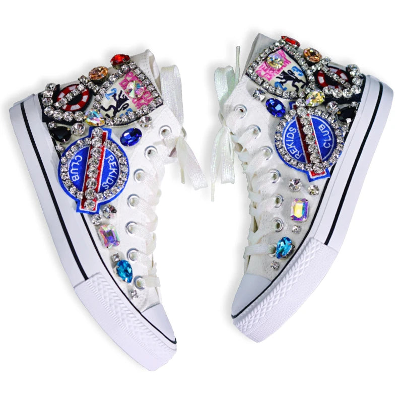 chaussures sport femme toile blanches broderies strass badges printemps automne décontractées lacets PVC