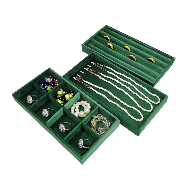 boîte rangement bijoux velours vert foncé clips classique bracelet bague collier trưng bày trang