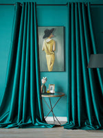 rideau vert foncé uni opaque moderne poignées dorées salon inclusion accessoires traitement