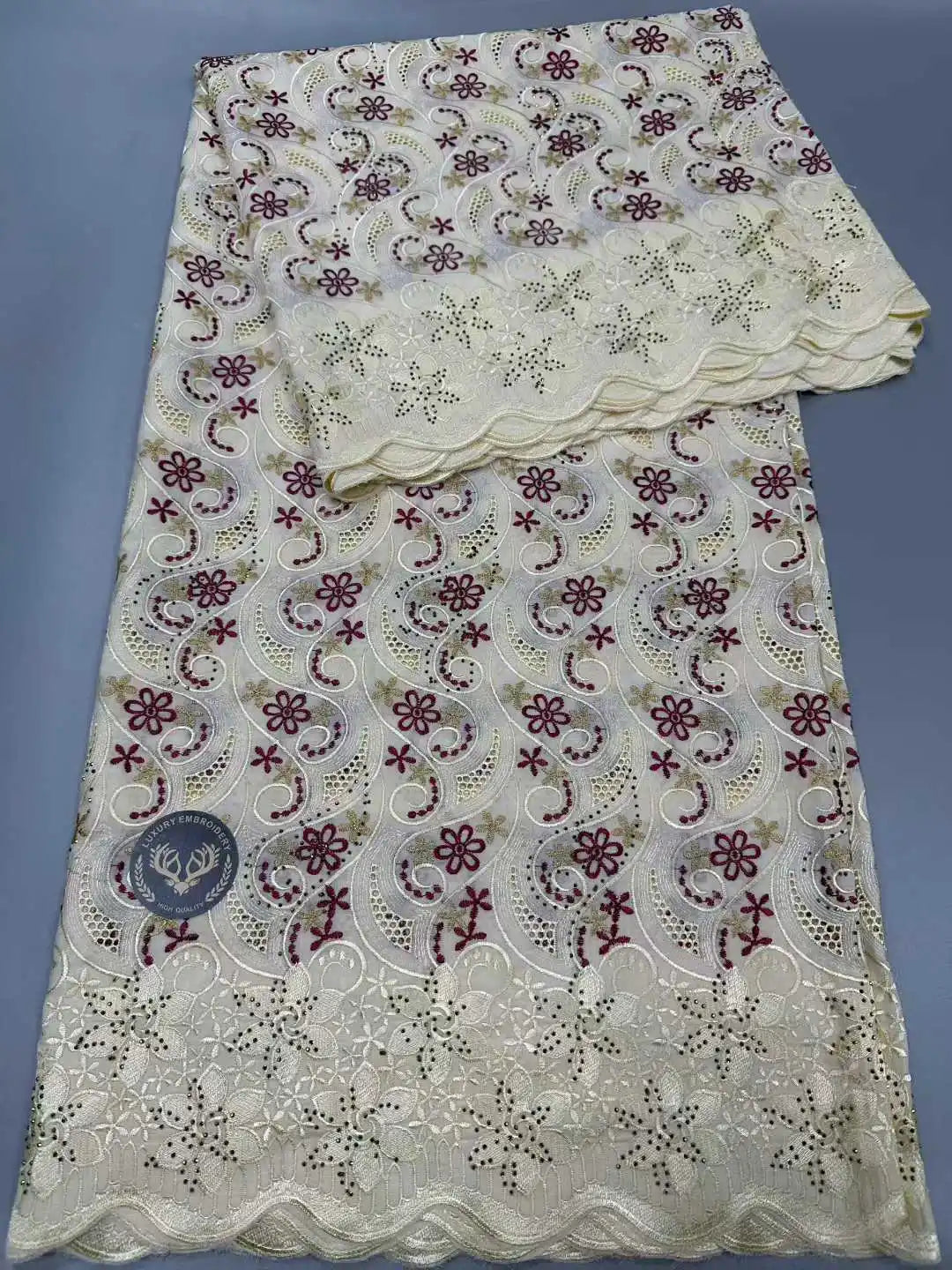tissu dentelle fleurs motifs floraux beige violet blanc bleu marine orange traditionnelle hautecouture absorption