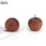 diffuseur aromatique forme pomme bois marron rouge rustique minimaliste ornement décoration maison huiles essentielles