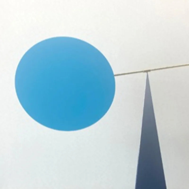 mobile cinétique géométrique moderne rouge bleu jaune doré minimalistes art déco chambre salon